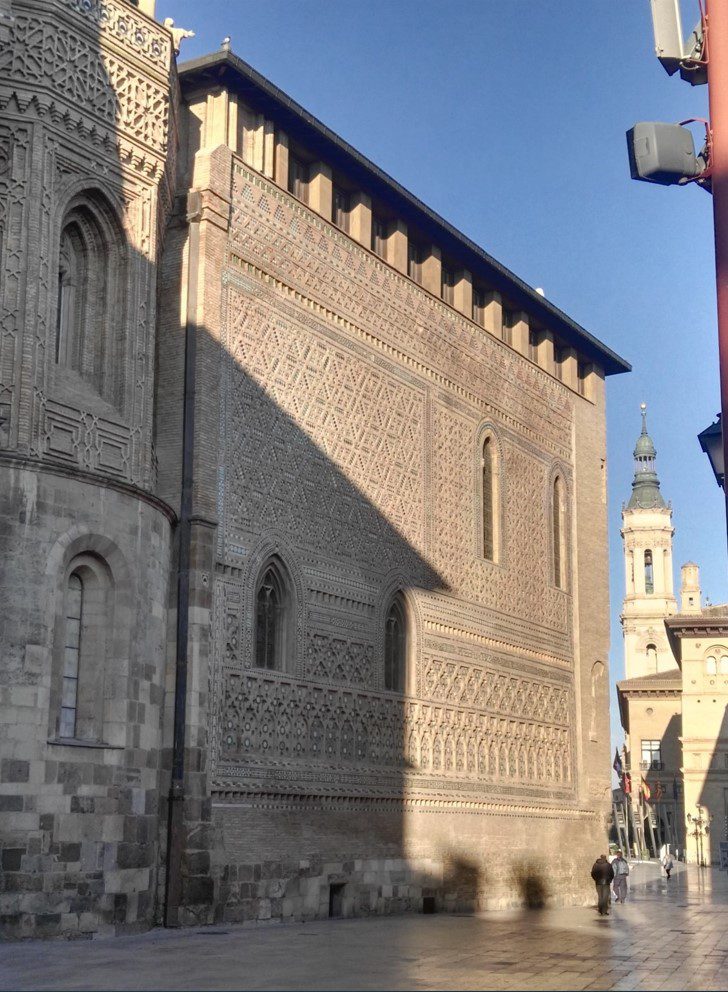 Lee más sobre el artículo La parroquieta de La Seo de Zaragoza