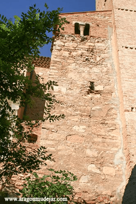 Torrecilla de piedra adosada. Foto J.A. Tolosa