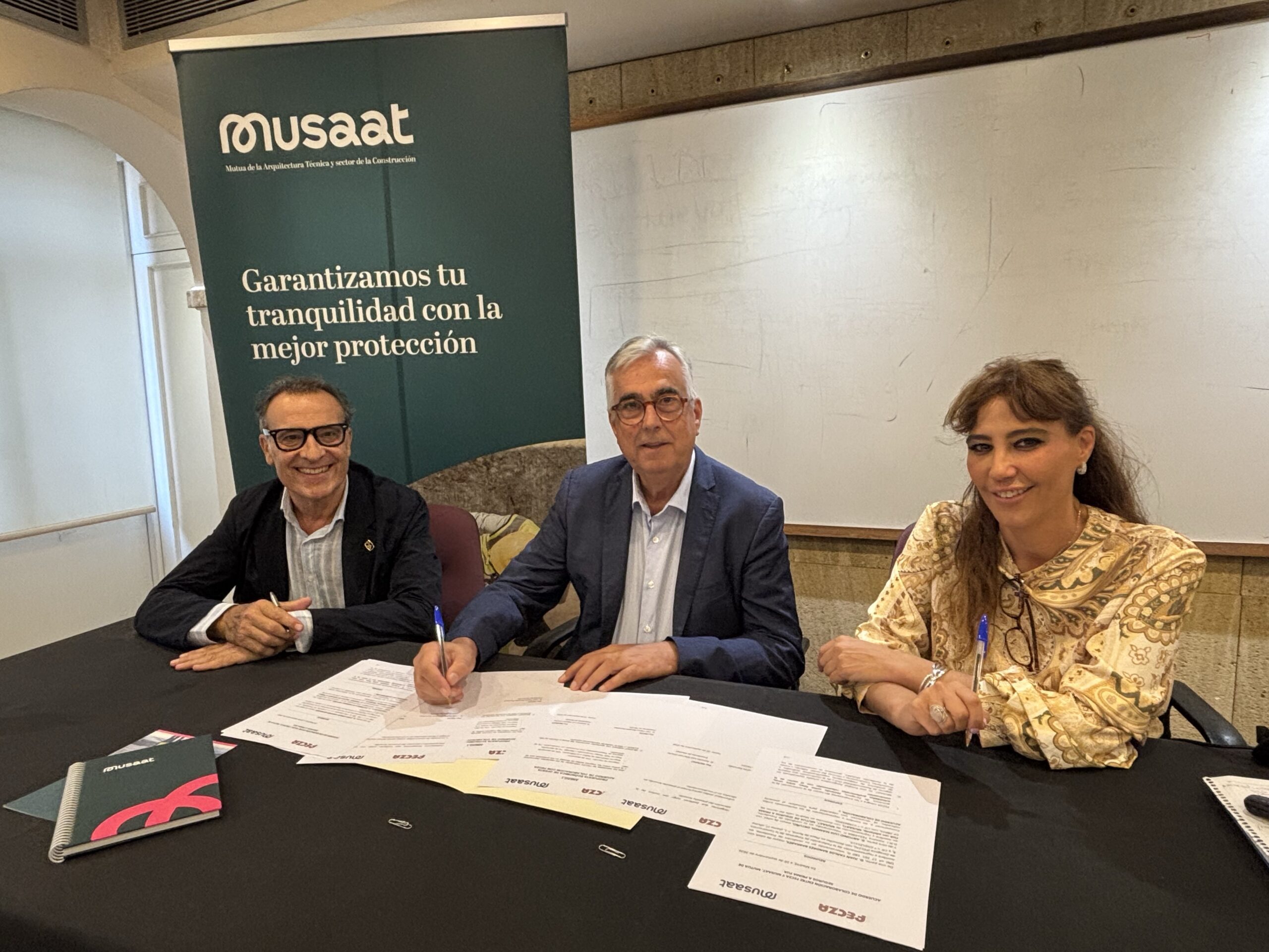 Lee más sobre el artículo Musaat, de la mano del COAAT de Zaragoza, firma un acuerdo de colaboración con la Federación de Empresas de la Construcción de Zaragoza
